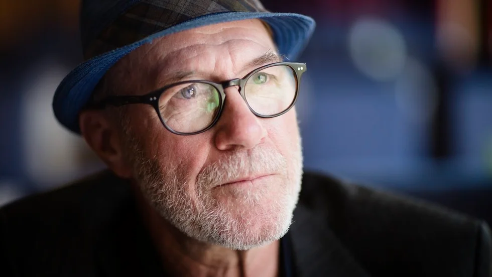 Christer Cronholm i Opalen, intill Safiren, som blir jazzklubbens nya lokal i Katrineholm. Redan 6 september är det dags för första konserten.
