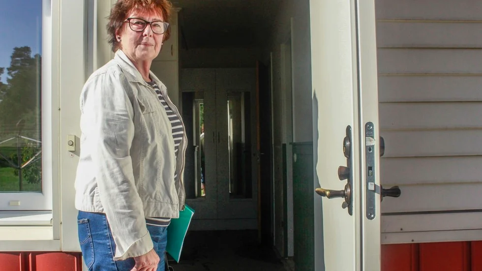 Kerstin Lindkvist Ekholm hittade sin 87-årige granne avliden. Enligt obduktionsrapporten hade mannen avlidit flera dygn tidigare.