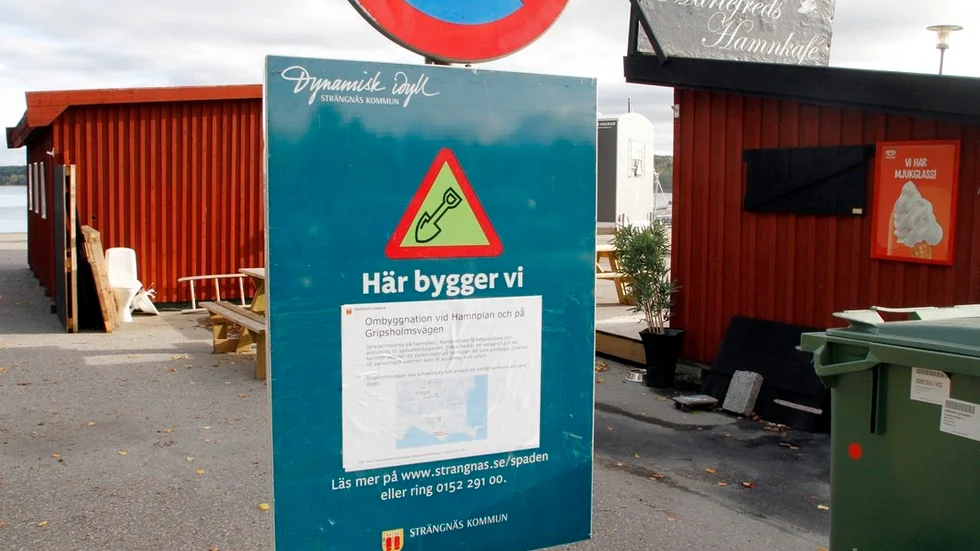 Här sätts spaden i marken inom kort, vilket kan medföra störningar i trafiken på Gripsholmsvägen.