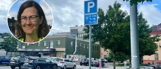 Katrineholmare vansinniga efter p-böter vid banken – kommunen: "Hade inte koll på att dessa fordon var lastbilsregistrerade"
