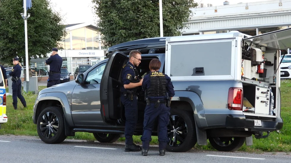 Tekniker kallades till platsen för skottlossningen.