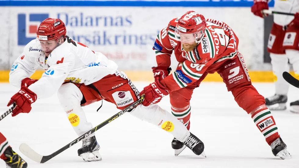 Rasmus Hedin, i vitt, blir borta en längre tid på grund av skada.