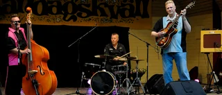 Se Mainstreet Stompers version av klassiska "Dagny"