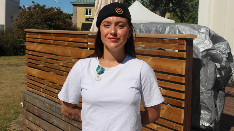 Tilda Bjälefors gjorde värnplikten på en av Sveriges militärt viktigaste platser. Nu hoppas hon att erfarenheterna ska bidra till att hon blir en bra polis.