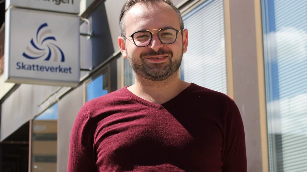 Alem Resoluvic är sektionschef vid Skatteverket i Eskilstuna. Skatteåterbäringen sätts in på kontot den 8 juni eller den 9 juni.