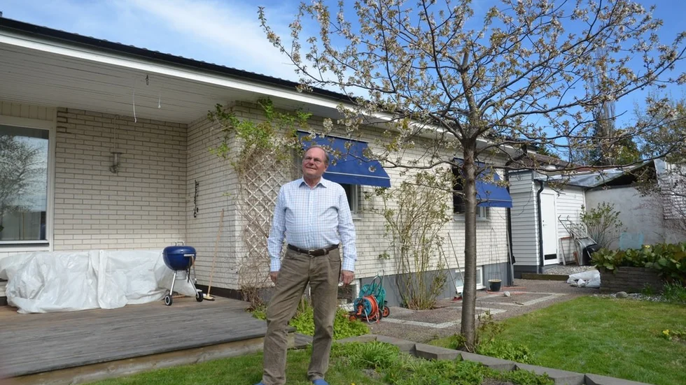 Bengt-Erik Sandström i sin älskade trädgård.