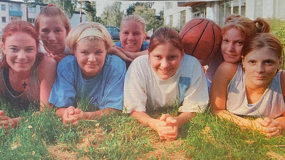 Övre raden från vänster: Henrika Lycke, Linda Ekman och Karin Lycke. Nedre raden från vänster: Anna-Karin Barkensjö, Linda Haglund, Lisa Karlsson och Annelie Norman.