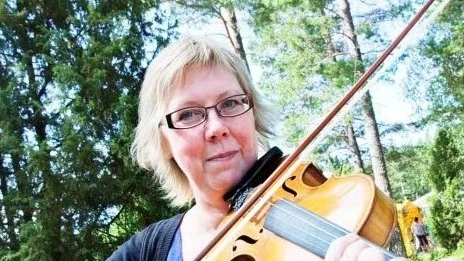 Sonia Sahlström är dotter till riksspelmannen Eric Sahlström.
