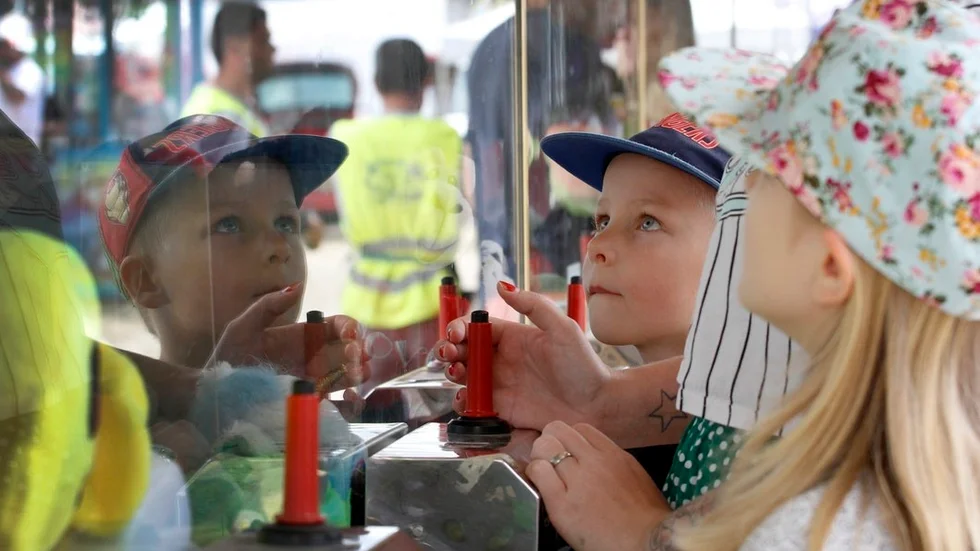 Ett torg där alla matförsäljare samlas, tivoli för barnen och hundratals "knallar". För första gången sedan 2019 intar Malmamarken Heden i Malmköping.