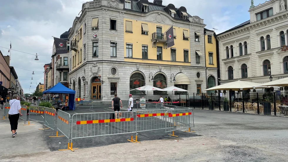 Inga uteserveringar eller lekplatser bör finnas på Stora Torget, skriver Niklas Magnusson.