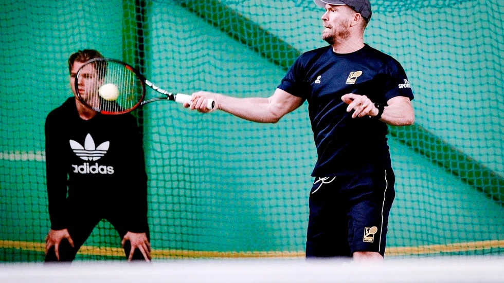 Marcus Mathisen är bäst i Sverige i tennis när det handlar om klassen 40+. Det bevisade han på tisdagen när SM-titeln säkrades i Linköping. Arkivfoto: Veronica Karlsson