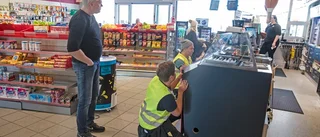 Innebandytränaren satsar på fika i central bensinstation
