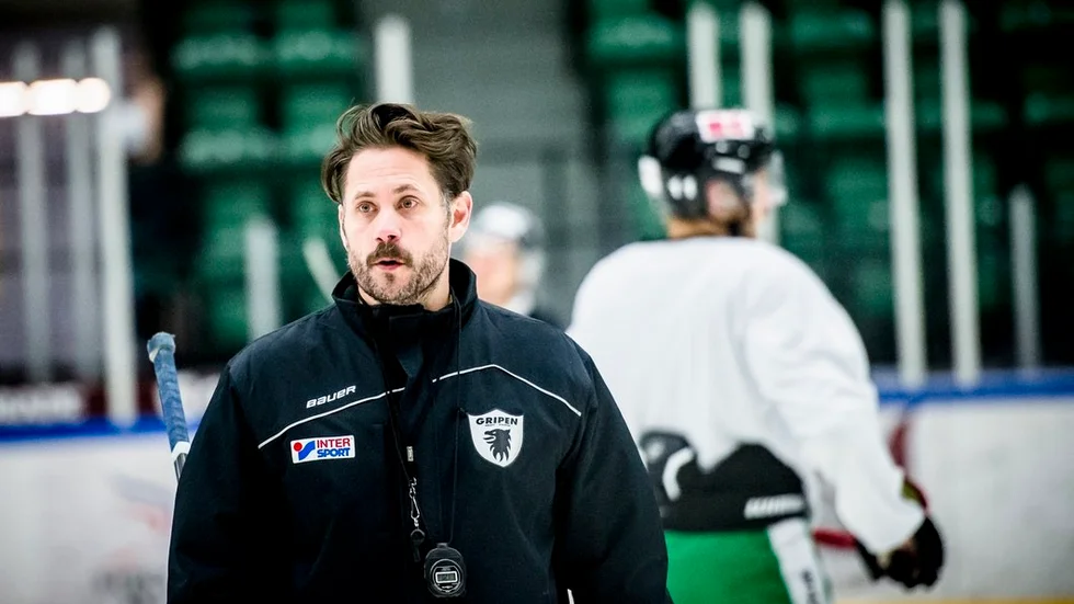 Det har inte fungerat för Gripen de senaste matcherna. Nu hoppas lagets tränare Oscar Jernström på en nystart när Väsby gästar.