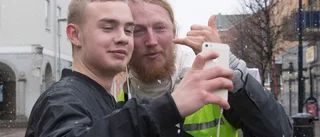 En outsider dök upp på torget i Katrineholm