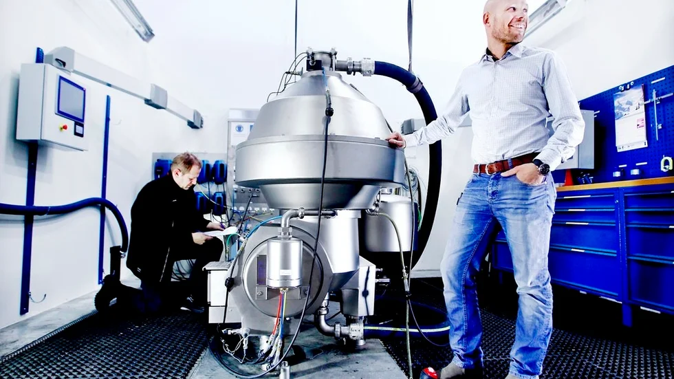 Oskar Bruce är platschef på Alfa Laval i Skogstorp som bland annat tillverkar separatorer.