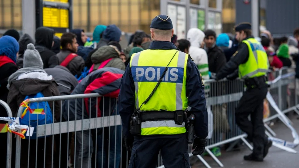 Sverigedemokraterna menar att Fredrik Olovsson (S) har fel i sin artikel om att SD vill spara 13 miljarder på välfärden.