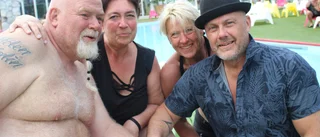 Knuttar vid poolen tycker till om Hojrock: "Det var bättre förr" • Marknadschefen: "Vi försökte få fler utställare, men flera har lagt ned"