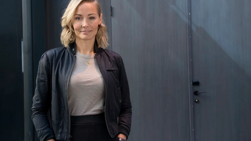 Carina Berg är den som svenskarna helst vill ha som resesällskap.