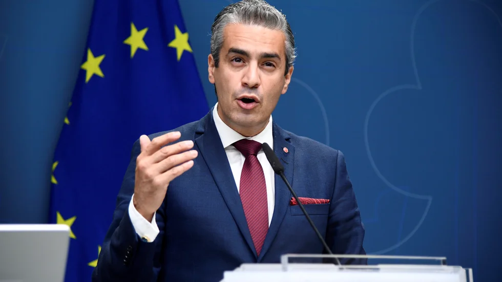 Energi- och digitaliseringsminister Khashayar Farmanbar presenterade ett högkostnadsskydd för elkonsumenter i veckan. 