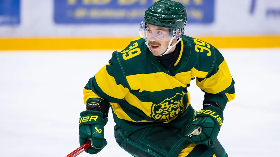 Joel Mustonen är en av tre spelare med AIK-förflutet i Björklöven. Han trivdes på isen.