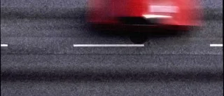 Polisen söker bil efter påkörning