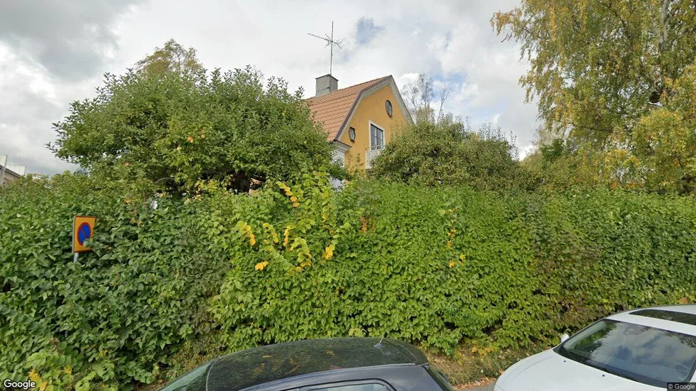 Östra Villavägen 1