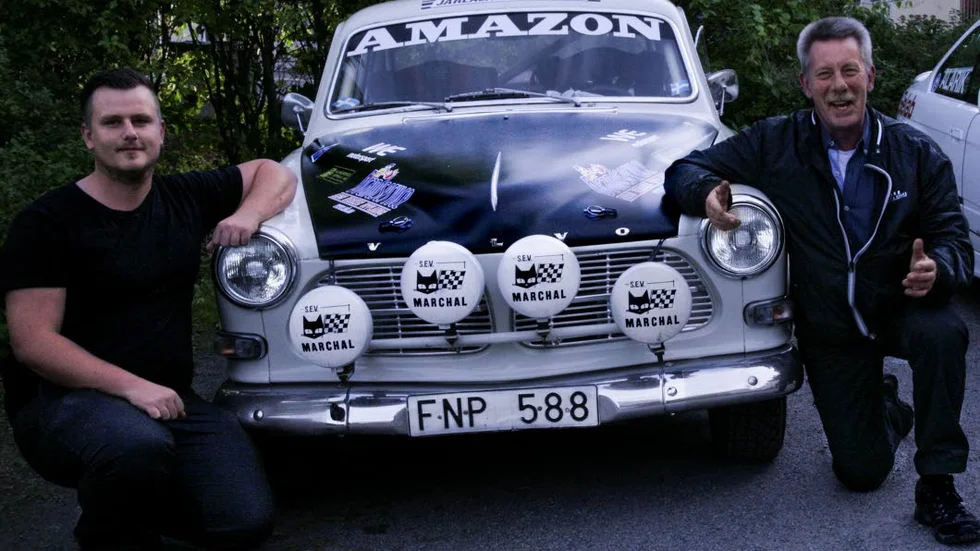 Svenska Rallyt. Örsundsbro föraren Ulf Wikland med sonen David med sin historik Volvo Amazon från 1964.