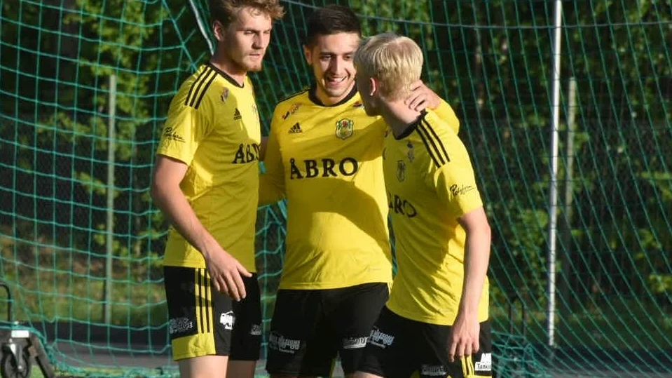 Haris Dreco är tillbaka i laget efter sin avstängning. Knut Gunnarsson är också tillbaka i startelvan. 