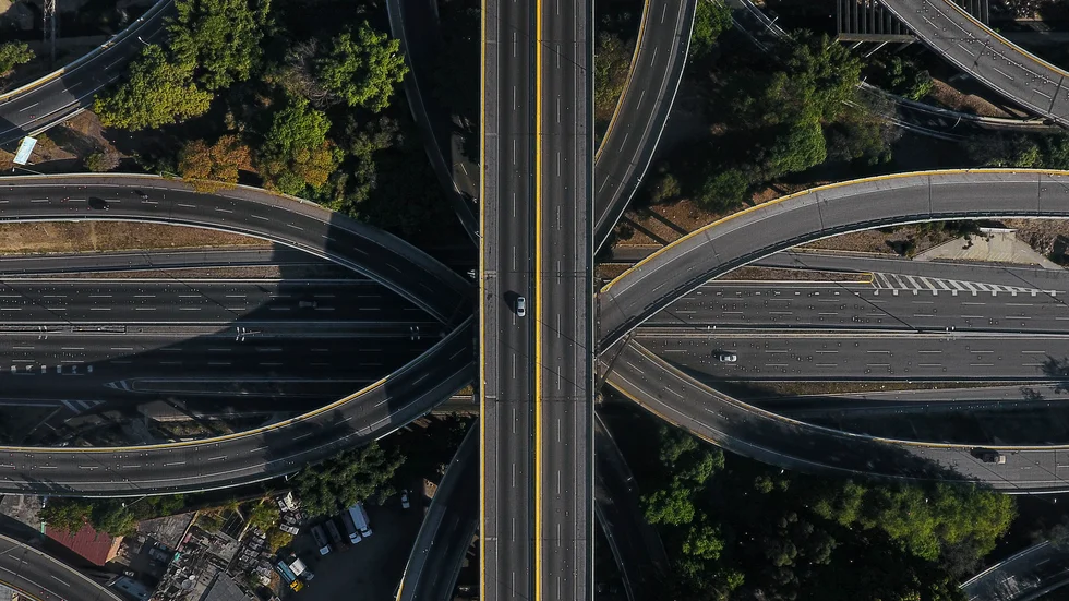 Tät biltrafik kan komma att avlastas av flygande elektriska bilar. Arkivbild.