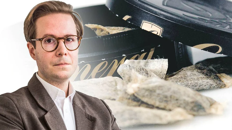 "När ska snuset få sin rättmätiga plats i den svenska litteraturen?" frågar sig Viktor Andersson. ”När ska Per Hagmans roman 'Cigarett' få en motsvarighet med titeln 'Snus'?"