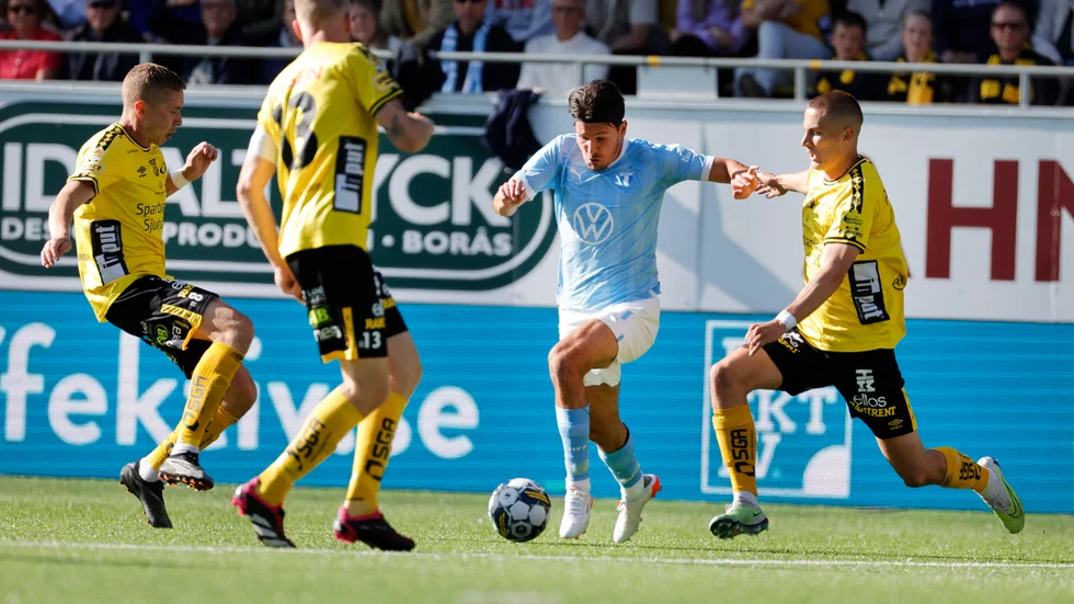 Elfsborg petade ner Malmö FF från serieledningen, med en 3–0-seger.