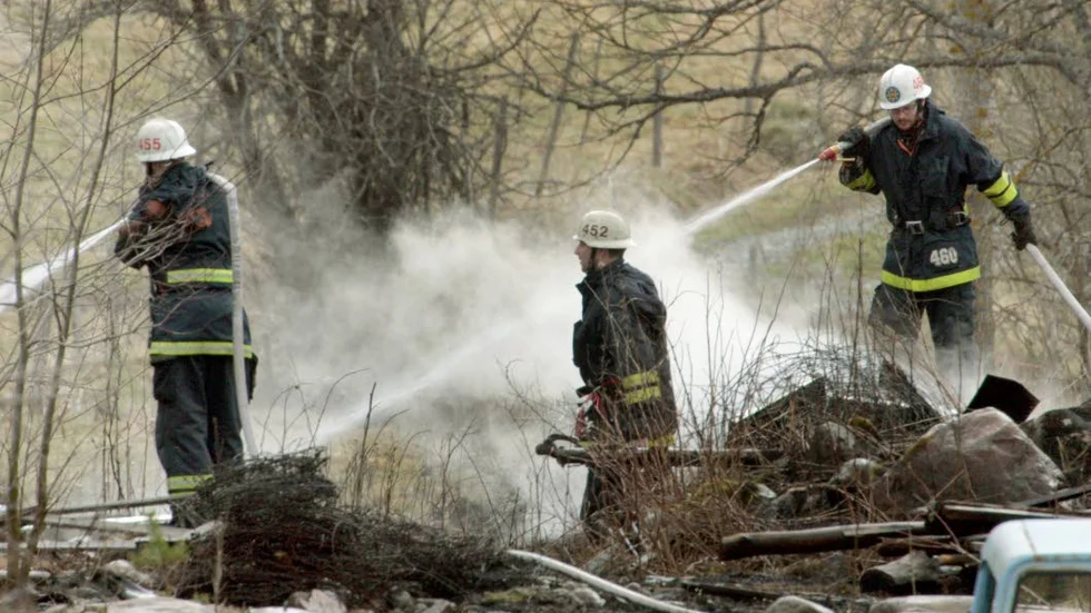 Bilden är en arkivbild från en gräsbrand utanför Knutby för några år sedan.