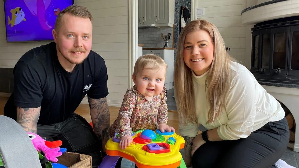 Sebastian och Emmelie Eriksson berättar att det kändes lättare när de valde att prata om sin IVF-resa, istället för att hålla den för sig själva.