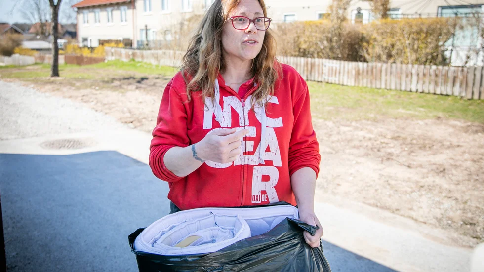"De gotländska företagen som Gotlandshem höjer hyrorna för att de kan det, ingen gör något motstånd. Är man med i en förening så gör ju dem det åt en", säger Lisa Esapa, som är nyinflyttad med familj.  