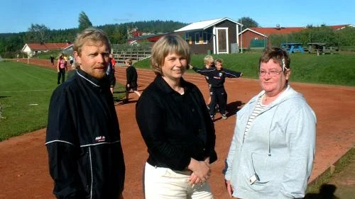 Lotta Engdahl, ny rektor, flankerad av lärarna Gunnar Hultman och Agneta Jansson. De utgör tillsammans med Lotta skolans nya ledningsgrupp.