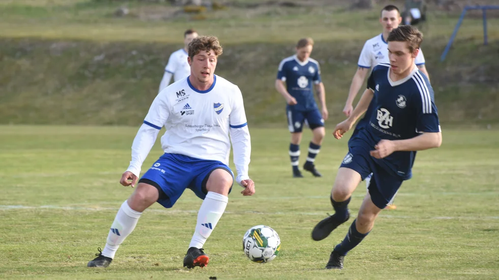 IFK Tunas Anthon Bekesi i kamp med HM IS Karl Hjelmland.