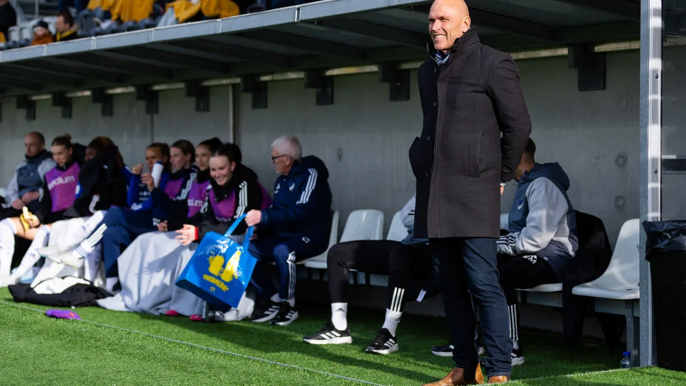 "Åtta av våra tjejer spelade i elitettan förra, Häcken har i princip elva landslagsspelare. Tittar man på de förutsättningarna var det en strålande match av oss", sa Tor-Arne Fredheim efter mötet med Häcken.