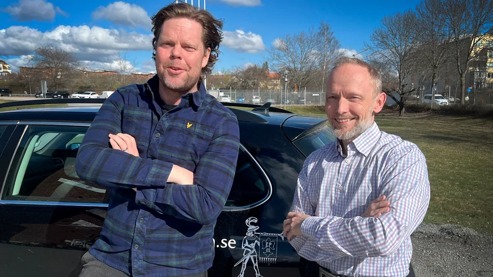 Håkan Wikström, avgående chefredaktör, lämnar över till tillträdande chefredaktören Roger Berglund som tar över den 27 maj.