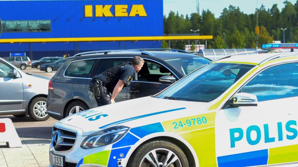 Offren i det brutala dubbelmordet inne på IKEA kommer från en by utanför Skellefteå, uppger polisen.