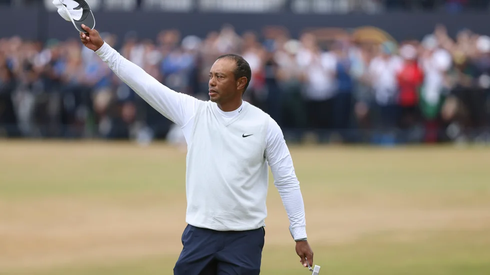 Tiger Woods, här under sommarens British Open, har bara spelat nio tävlingsrundor 2022. Ändå tar han hem PGA-tourens popularitetspris för andra året i rad. Arkivbild.