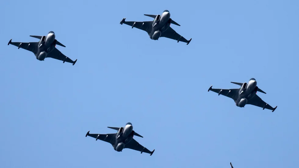 De fyra nordiska ländernas flygvapen ska kunna operera tillsammans. Arkivbild som visar fyra JAS 39 C Gripen.