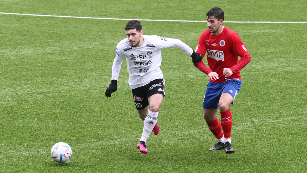 Motala AIF:s spelare Youssef Khaled blir borta hela året efter att ha skadat främre korsbandet. Ytterligare en skadesmäll inför division 2-säsongen. 