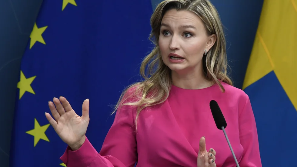 Tolkningsvirtuos. Energiminister Ebba Busch (KD) lyckas sträcka ut betydelsen av “vara på plats” så långt det är möjligt. 