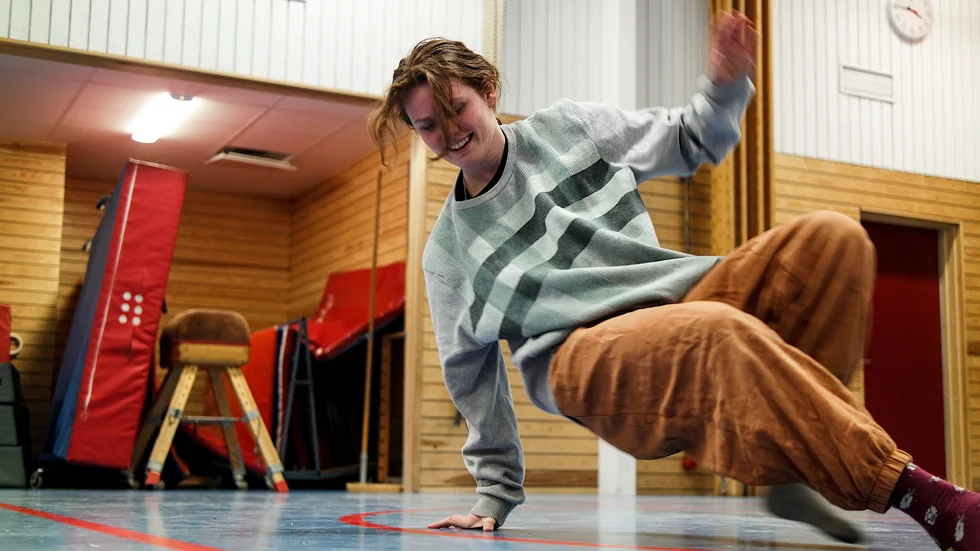 "Jag sitter inte still så mycket, dansen är mitt liv", säger Jennifer Wastesson Pettersson som både undervisar i dans och dansar själv under all sin lediga tid. 