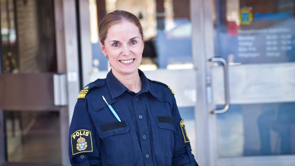 Elin Holmqvist berättar att ett antal kommuner i Norrbotten ingick i den första pilotomgången och att det gav goda resultat. Nu ska modellen testas i Norsjö och Malå, som ingår i Skellefteå lokalpolisområde.