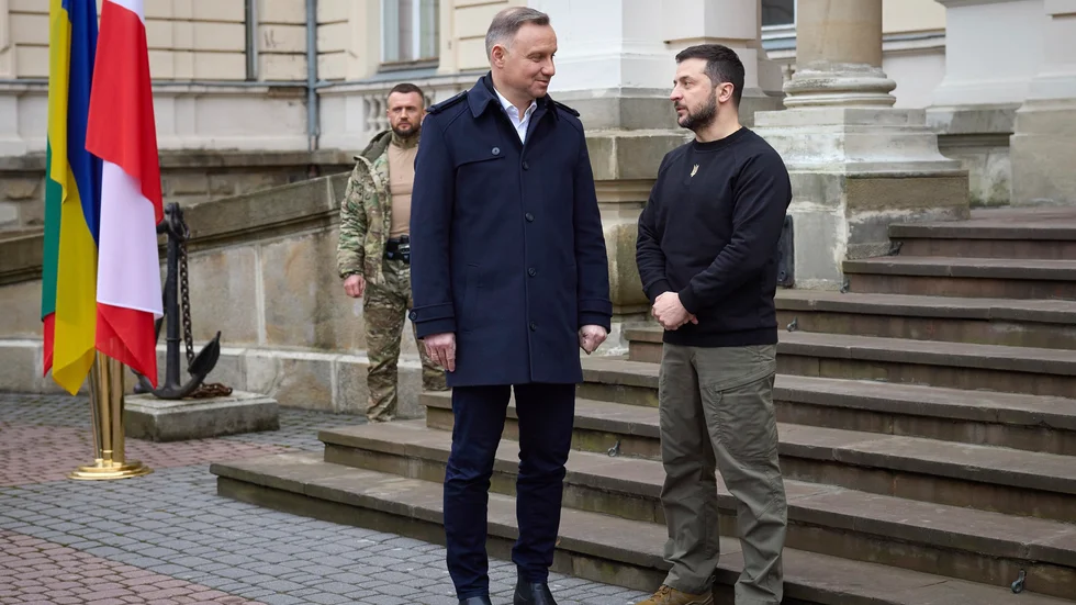 Polens president Andrzej Duda och Ukrainas president Volodymyr Zelenskyj under ett besök i ukrainska Lviv. Arkivbild.