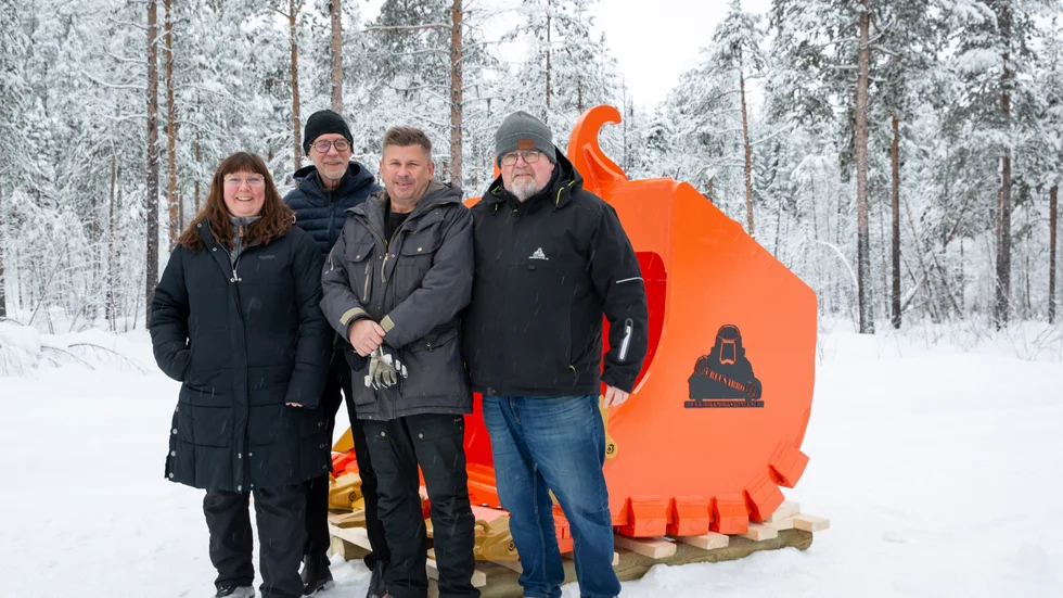 Christel Falk och Lars Lundmark, Strukturum, Lars Lundström, Vuollerims måleri och Niclas Hellqvist, Jokkmokks Allmek framför den nya Jokkmokksskopan.