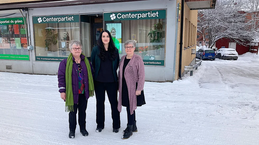 Centerkvinnorna syns i Boden igen. På bilden syns den lilla men starka styrelsen med Stina Aronsdotter, Emilia Granqvist, ordförande, och Ann-Christine Rutqvist, ledamot. " Vi vill ha fler medlemmar så kom och anslut er".