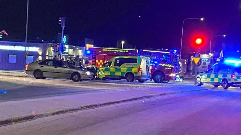 En trafikolycka inträffade på torsdagseftermiddagen på Svartöleden i Luleå.