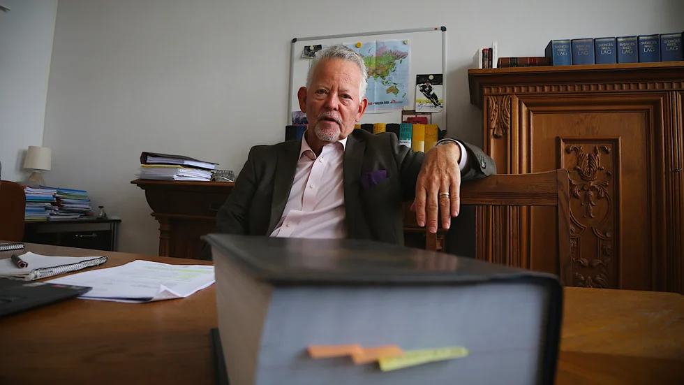 Advokaten Staffan Fredriksson företräder den terrormisstänkte Theodor Engström.